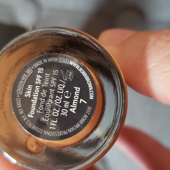 Bobbi Brown Skin Foundation Almond 7 New 1 fl oz - Picture 8 of 9